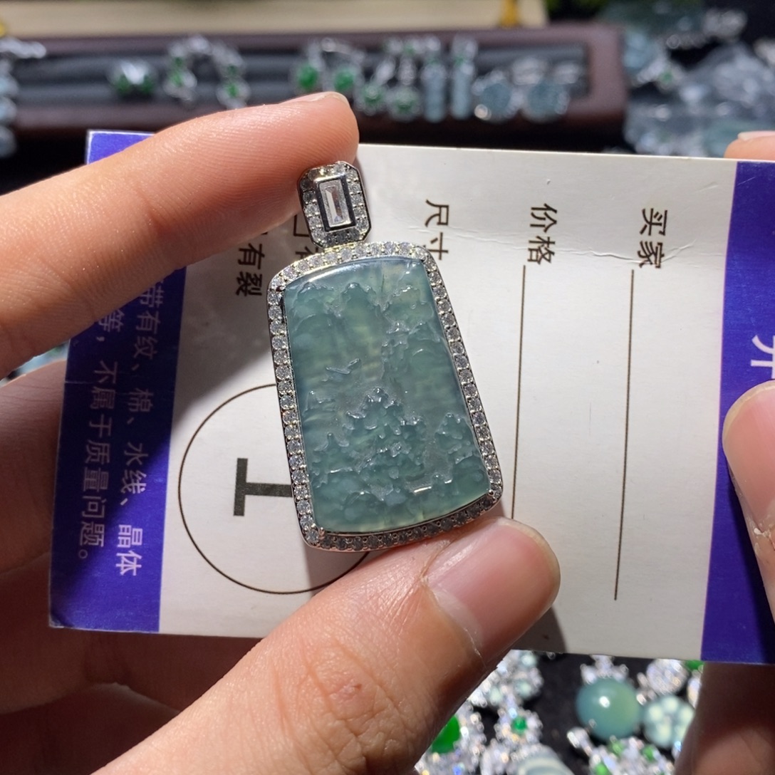 翡翠未镶嵌颈饰翡翠