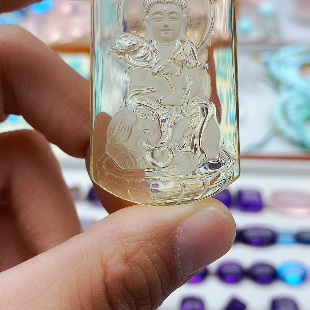 水晶普贤菩萨雕刻件未镶嵌