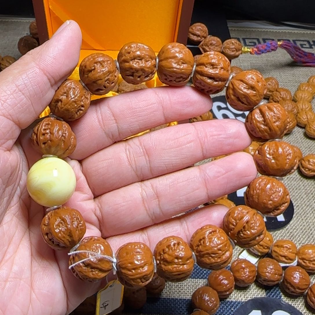 文玩核桃吊坠S****、18粗筋磨盘