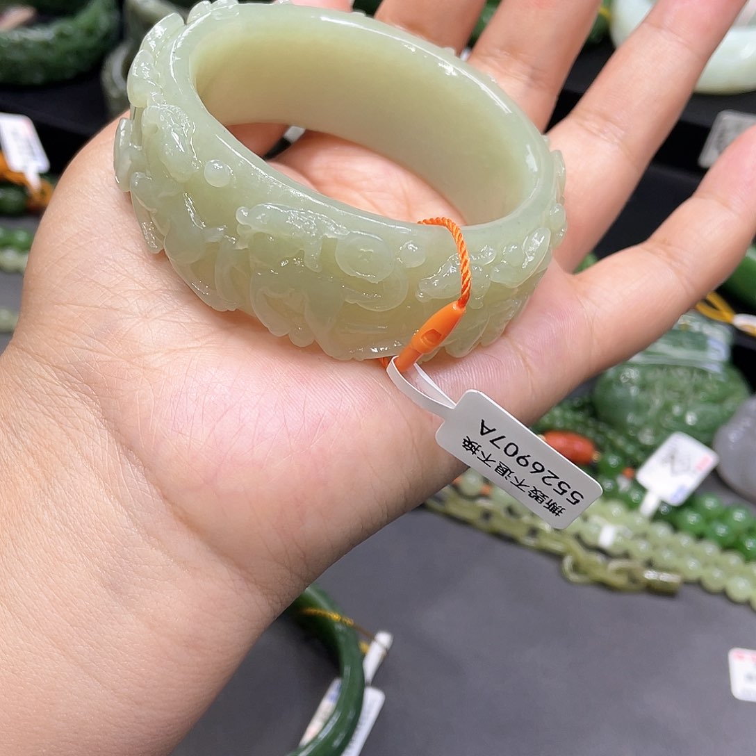 和田玉未镶嵌手镯57圈口2