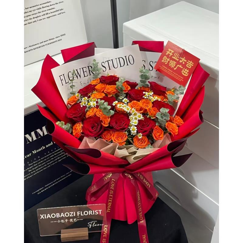 【红色高原红玫瑰花束搭配】红色高原红单头玫瑰+橙芭比+配草