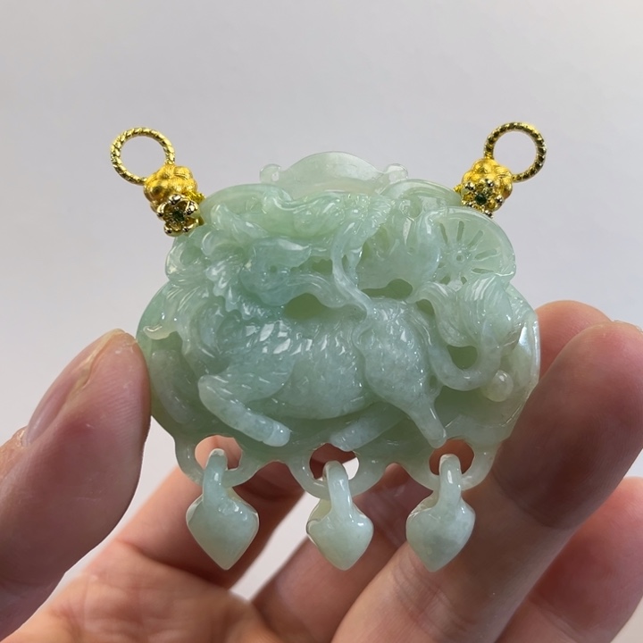 翡翠吊坠(赠链)未镶嵌代编织