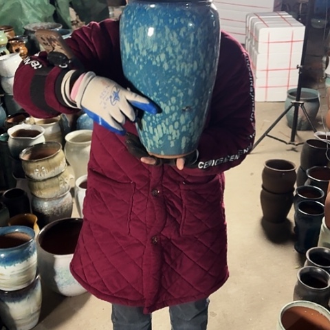 口17高33瑕疵盆子。