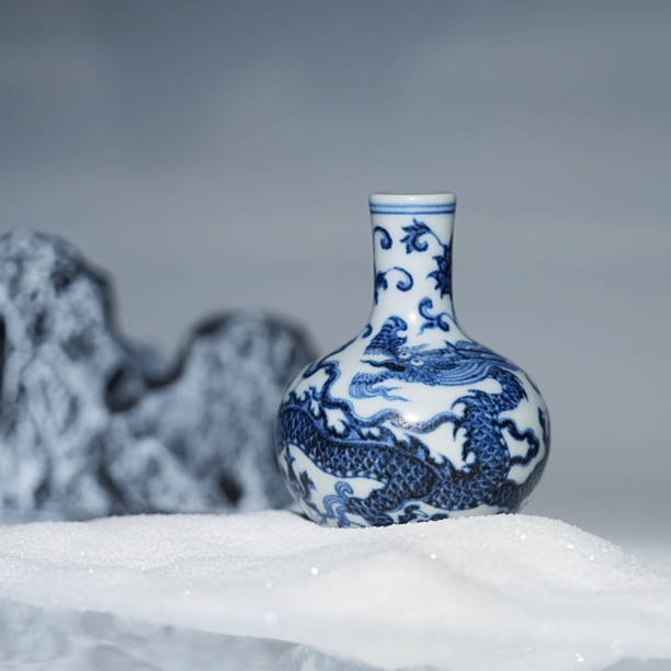 五云随安仿明青花霸王龙天球摆件香插(高7cm)