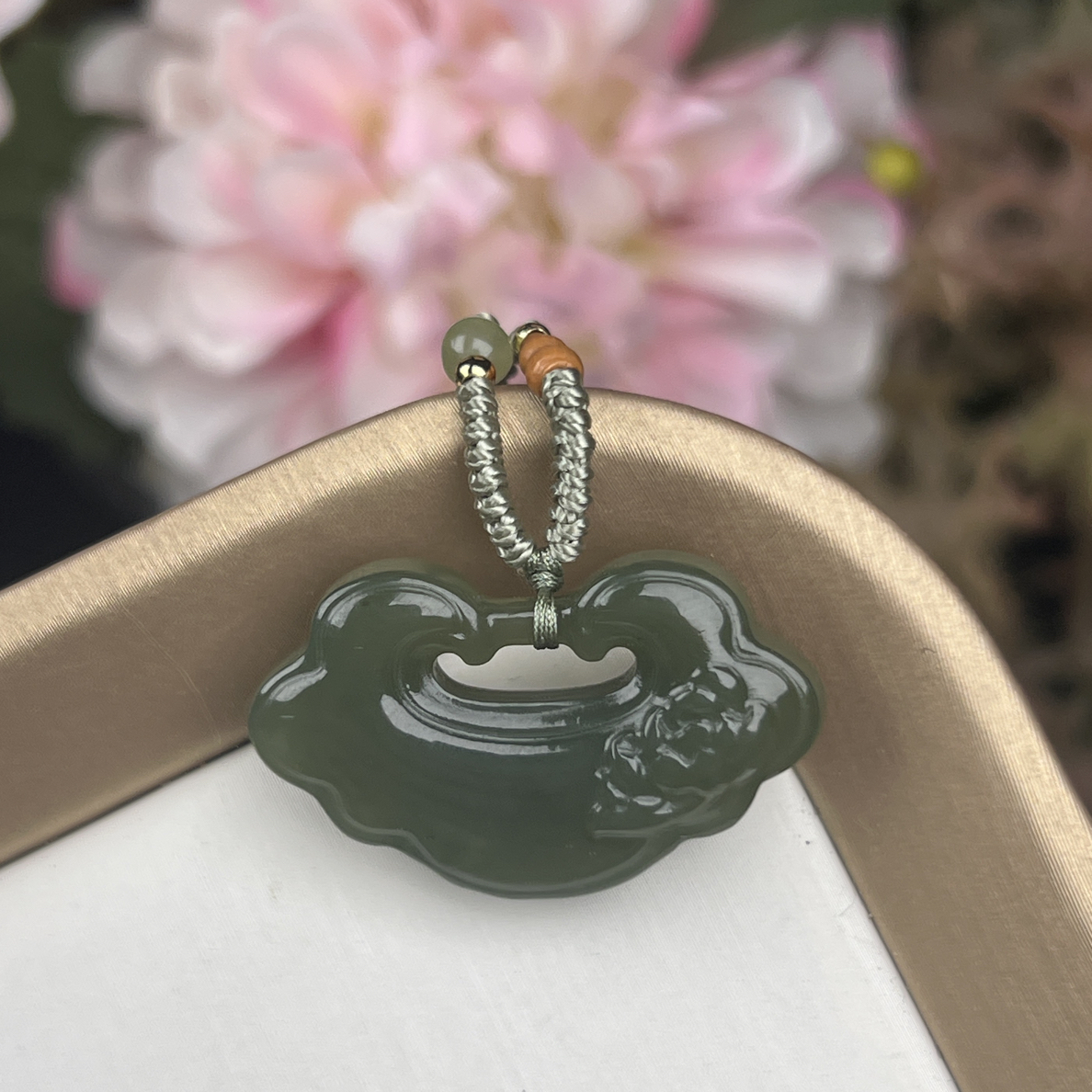 和田玉卡32-19mm如意吊坠编号050