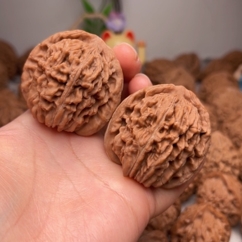 吊坠文玩核桃52克四座楼44尺全品