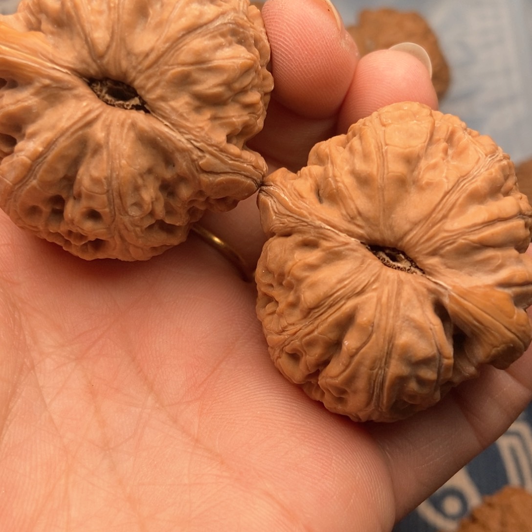 文玩核桃吊坠康**144.5元宝