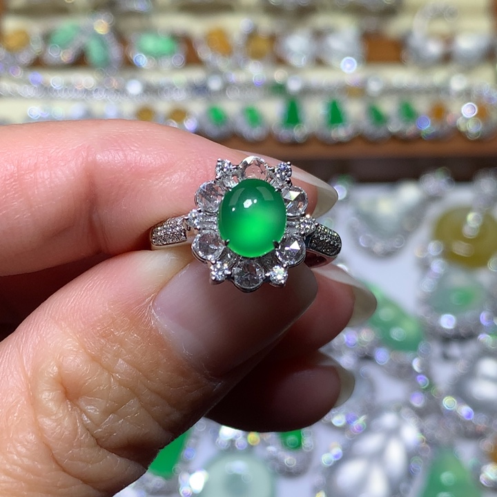 翡翠戒指18K金镶嵌木那绿戒指