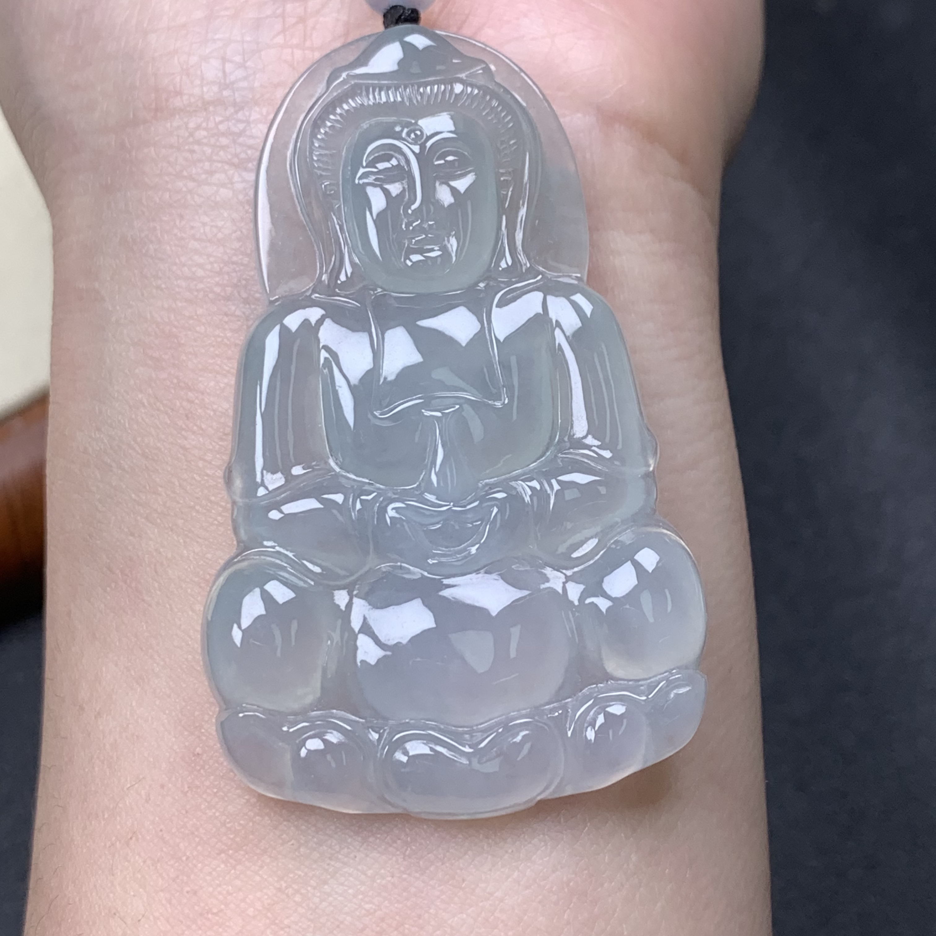 天然缅甸翡翠A货 晴底观音吊坠 配高货绳证书 57.3×35.5×6mm