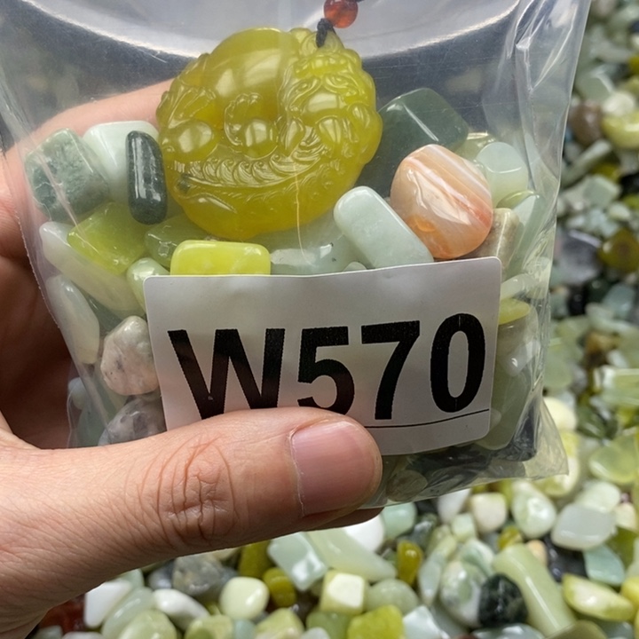 蛇纹石玉未镶嵌鱼缸石