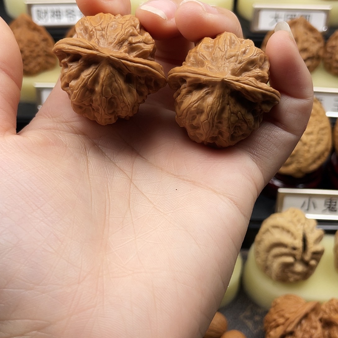 文玩核桃把件磐石36尺378