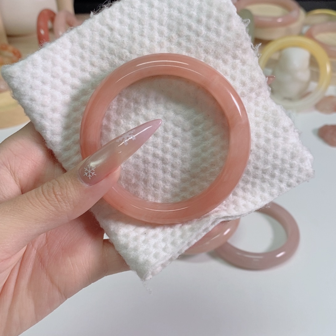 睡****石英质玉未镶嵌手镯