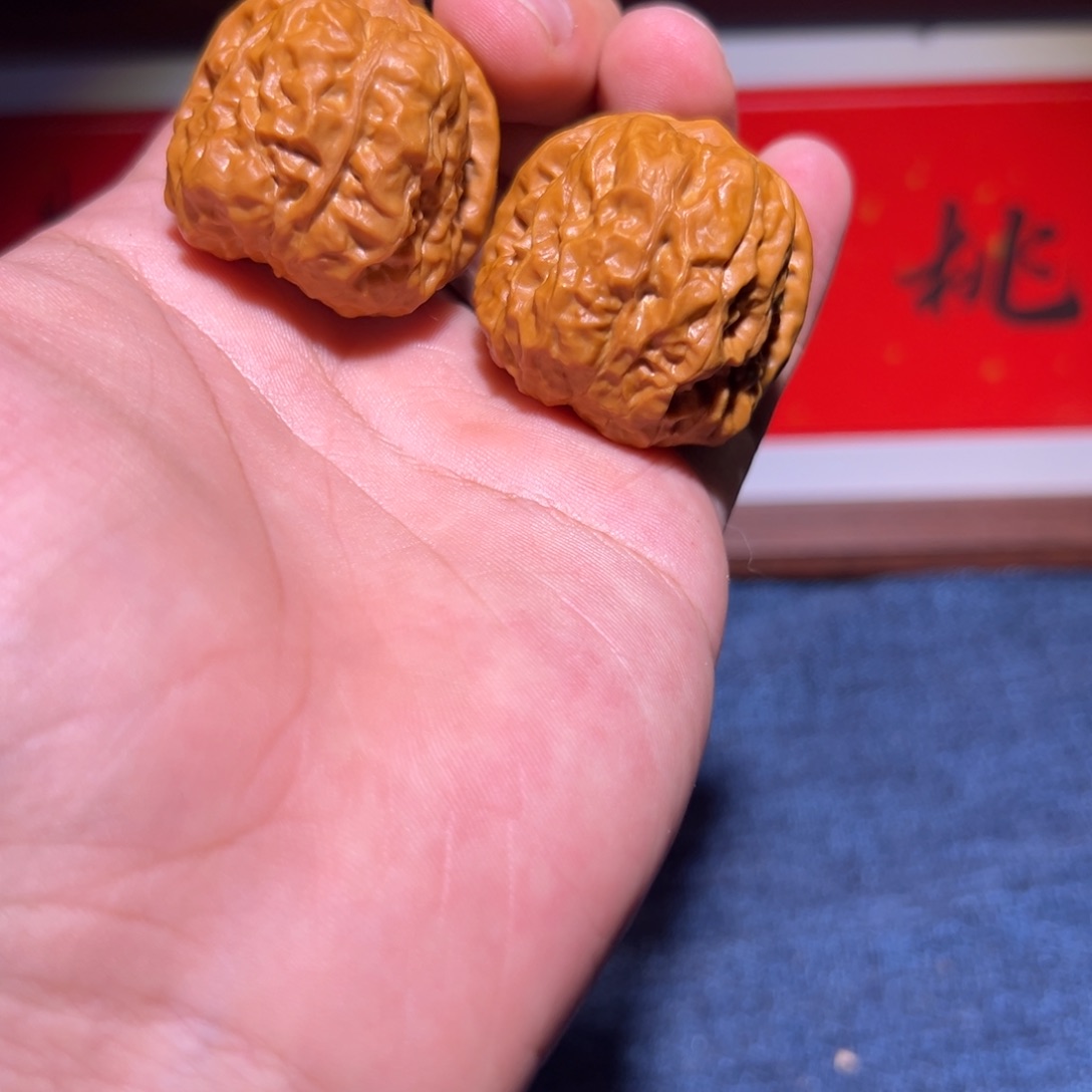 吊坠文玩核桃36蛤蟆头一对，可能身上有小黄，看好扣