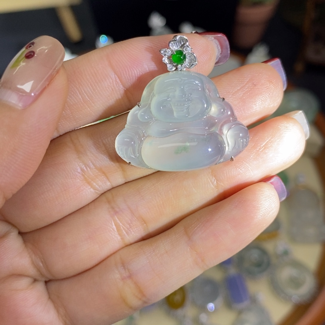 翡翠颈饰18K金镶嵌A货翡翠