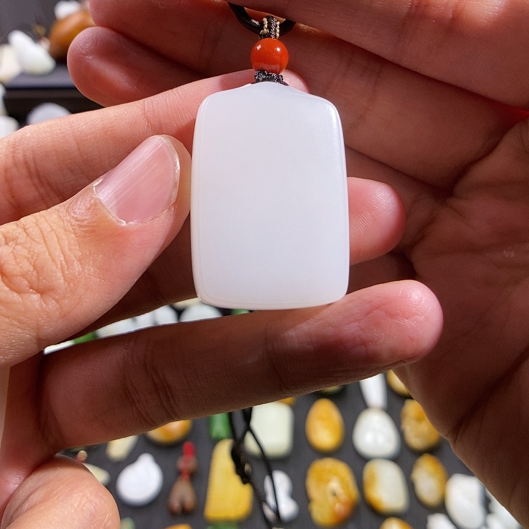 和田玉颈饰未镶嵌R****7