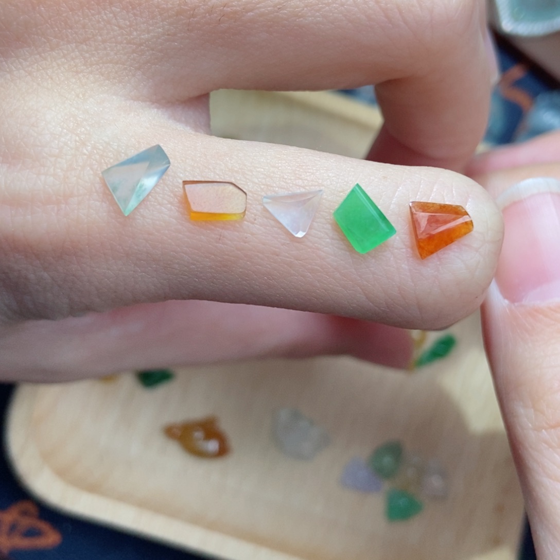 翡翠颈饰未镶嵌翡翠