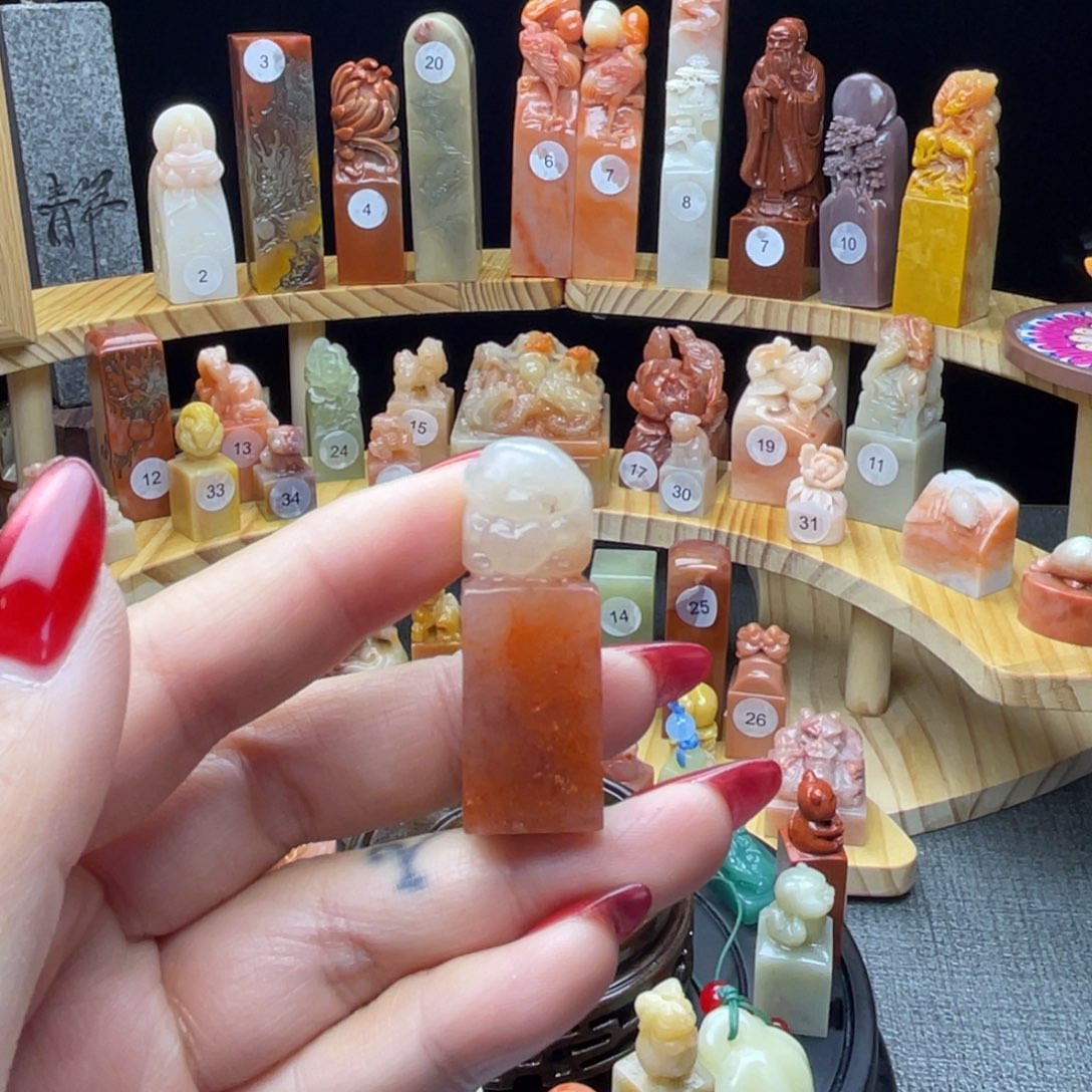 寿山石印石爱心兔