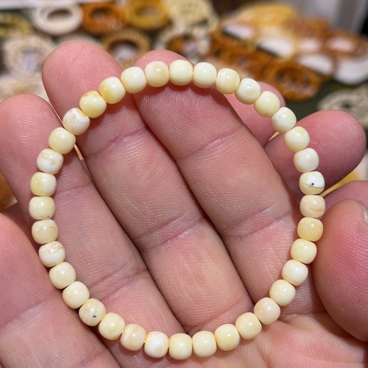 蜜蜡未镶嵌手链微瑕00005.5mm