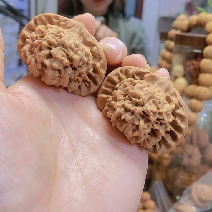 【闪购商品】文玩核桃把件50矮壮官帽