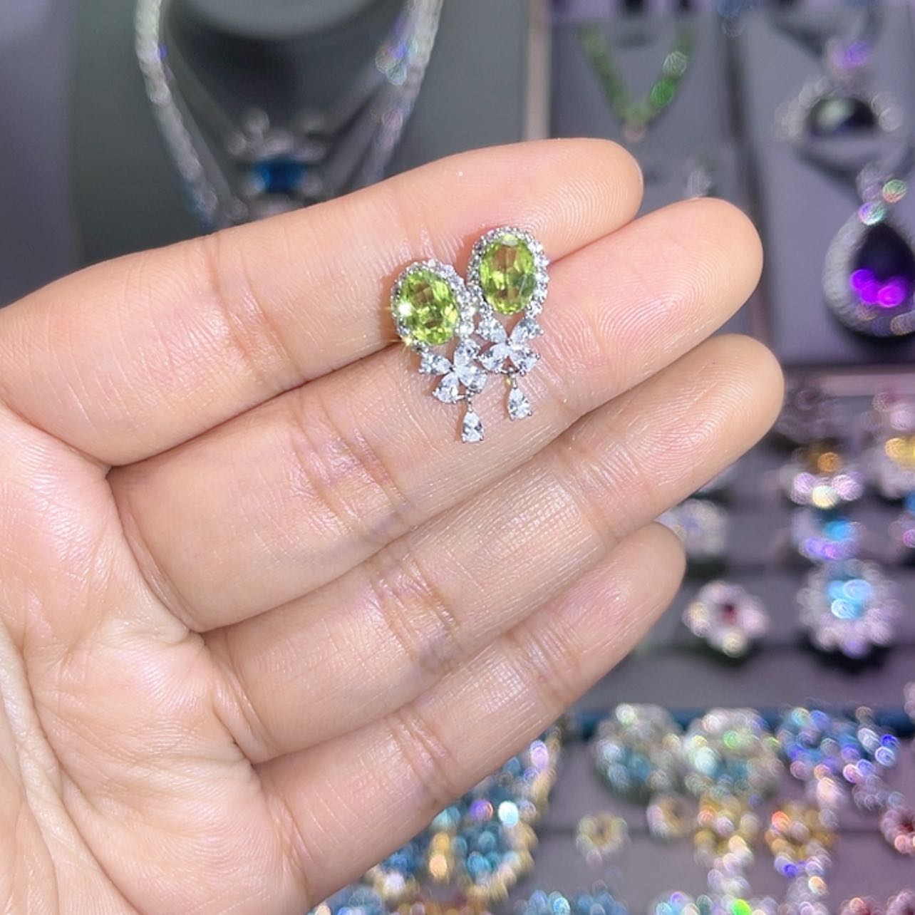 【闪购商品】橄榄石耳饰银S925镶嵌