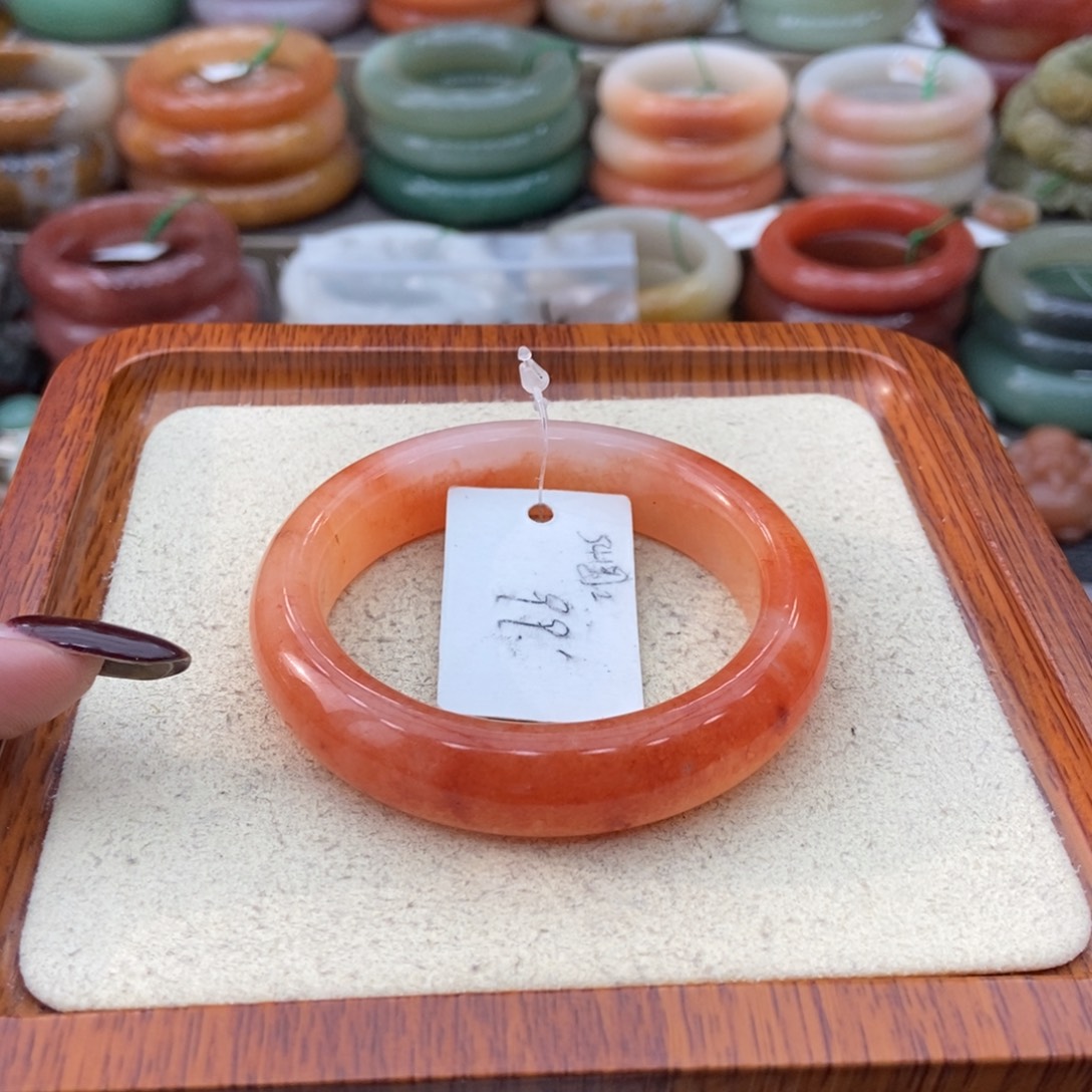 石英质玉未镶嵌手镯