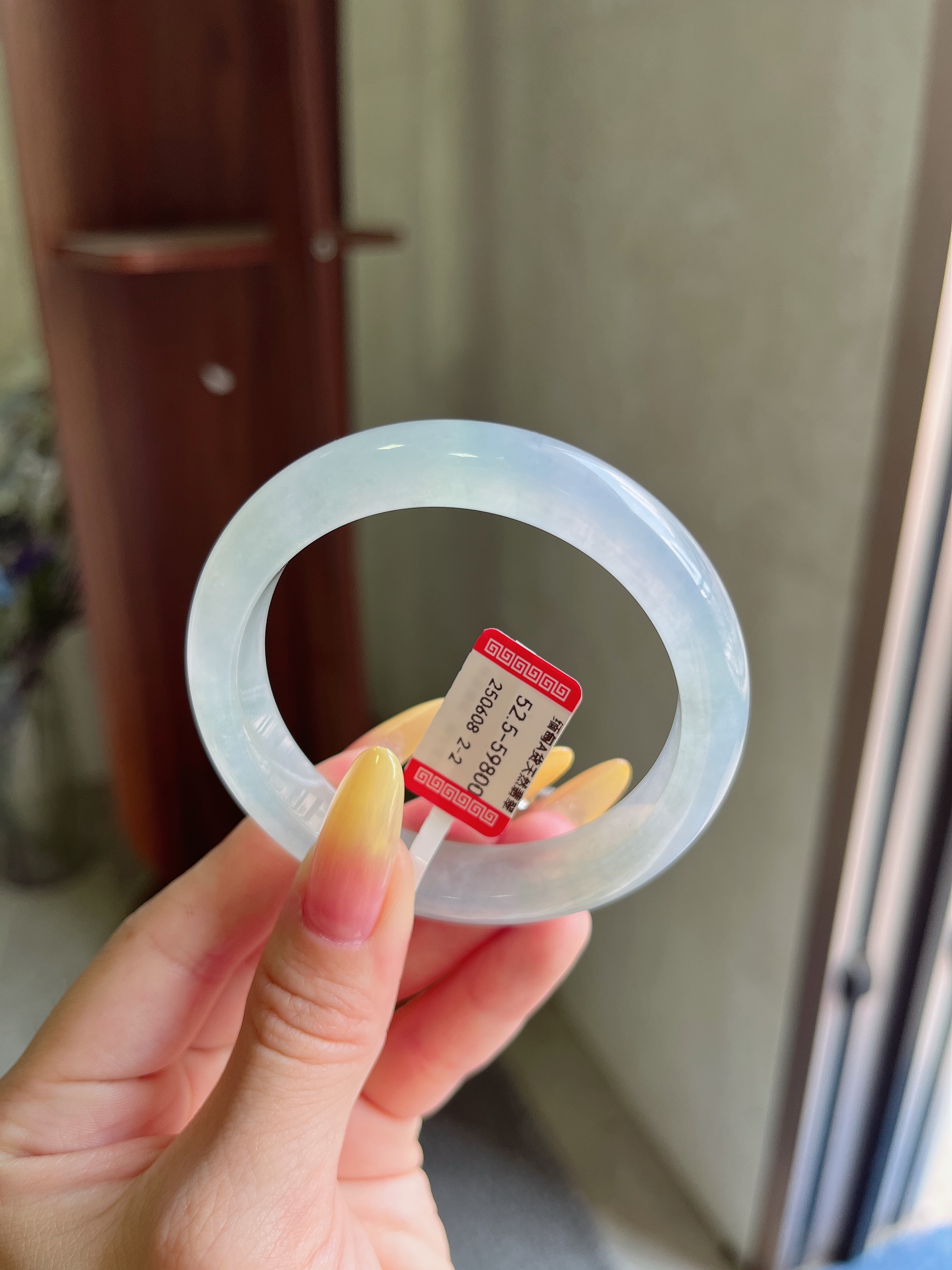 缅甸天然翡翠A货冰种起刚光白月光宽边手镯正53圈口美人镯玉手镯