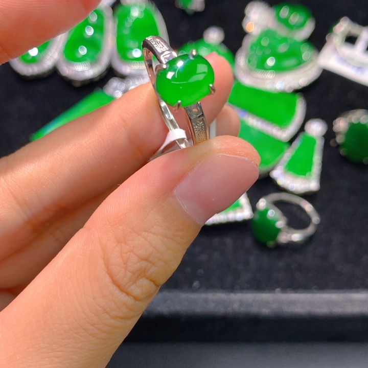 翡翠戒指银S925镶嵌一个