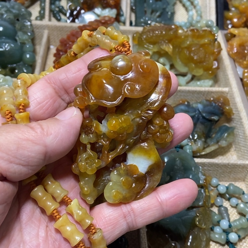 【闪购商品】蛇纹石玉颈饰未镶嵌