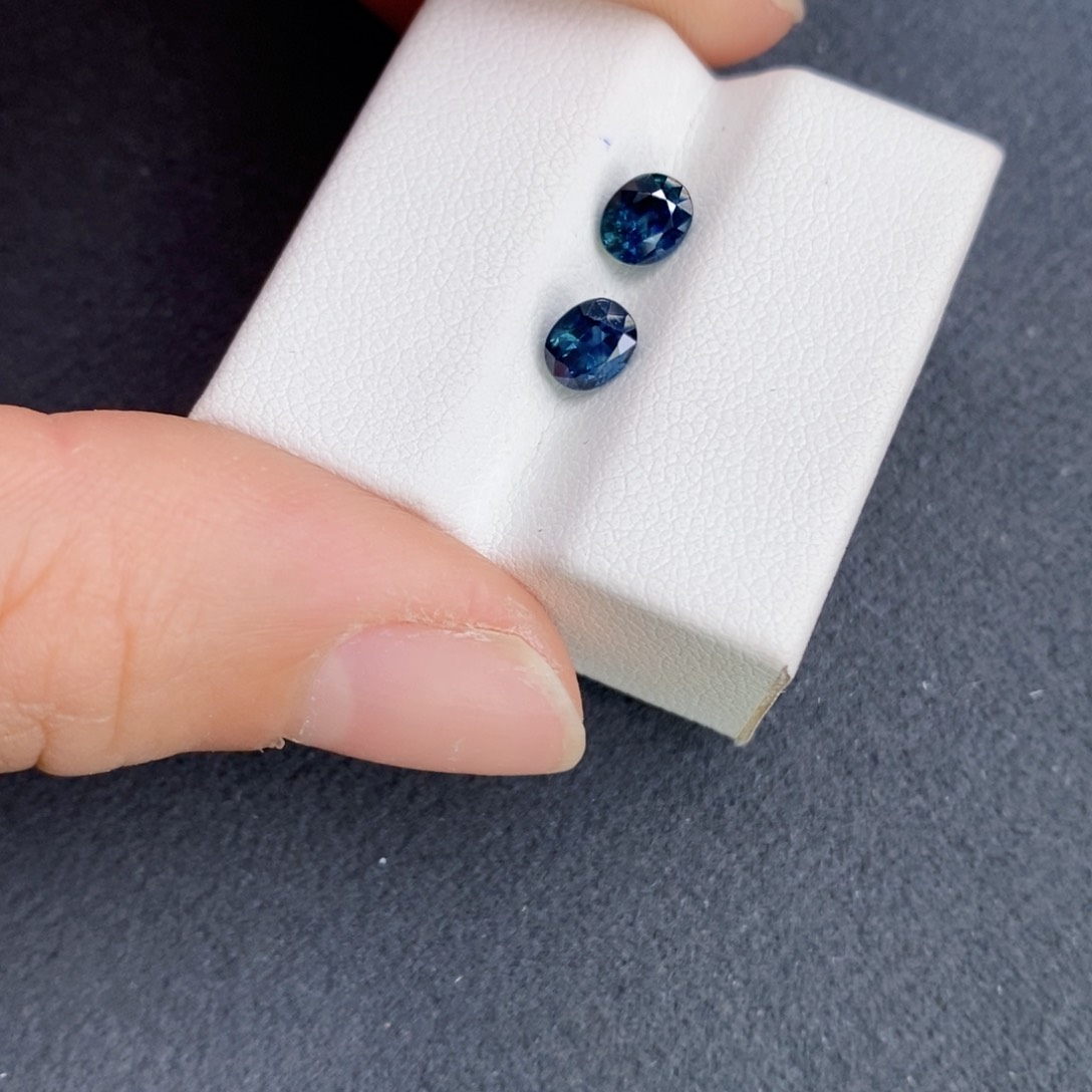 蓝宝石裸石未镶嵌小*把
