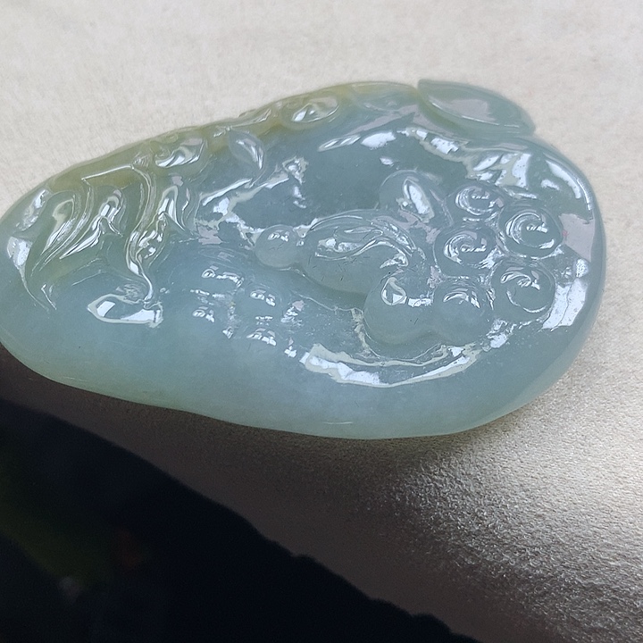 翡翠颈饰未镶嵌吊坠