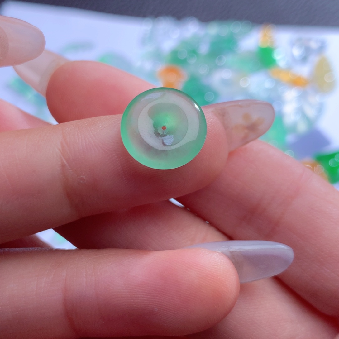 小***竹翡翠未镶嵌颈饰缅甸