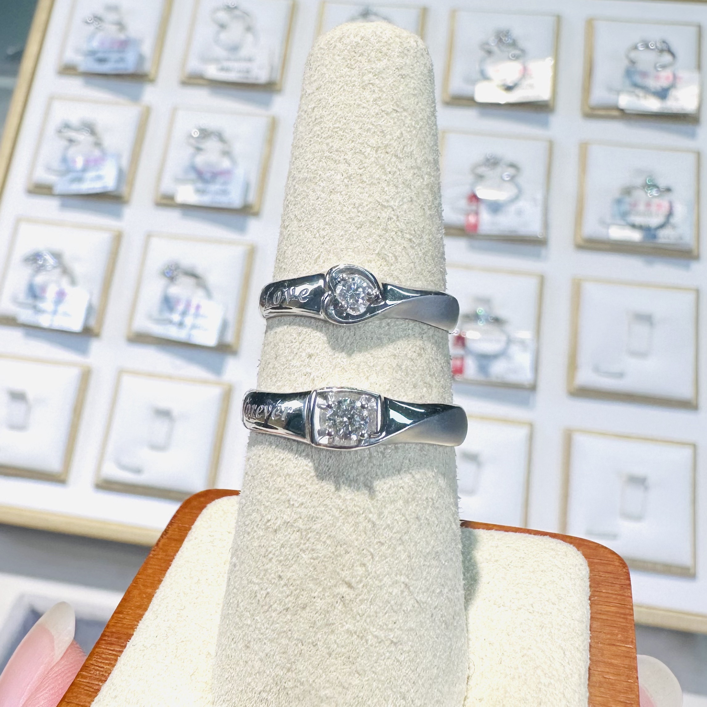 金美达PT950情侣对戒铂金情侣钻戒铂金婚戒求婚钻戒经典设计款