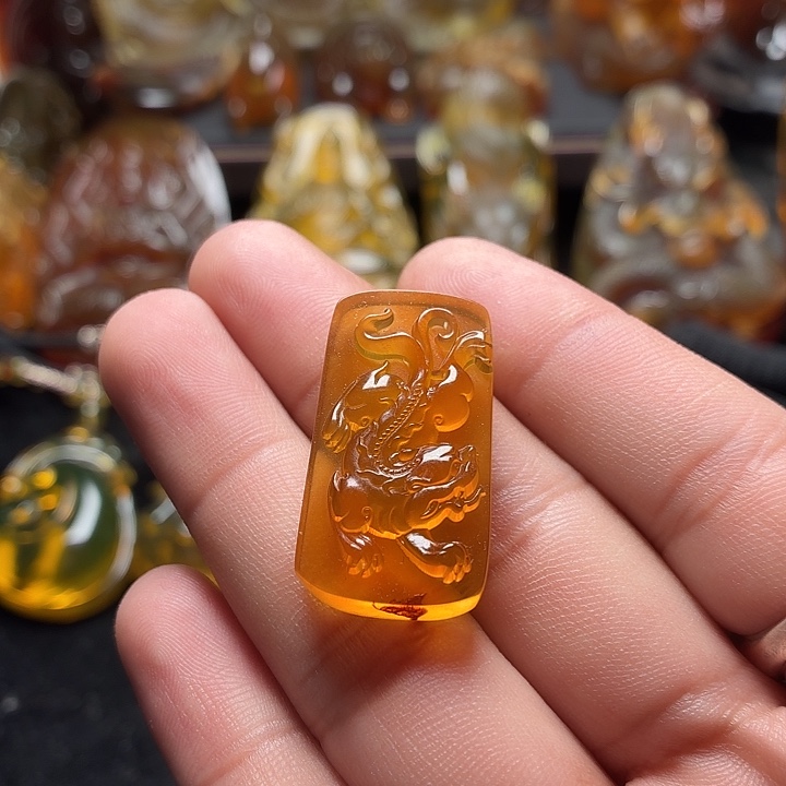 琥珀未镶嵌颈饰116