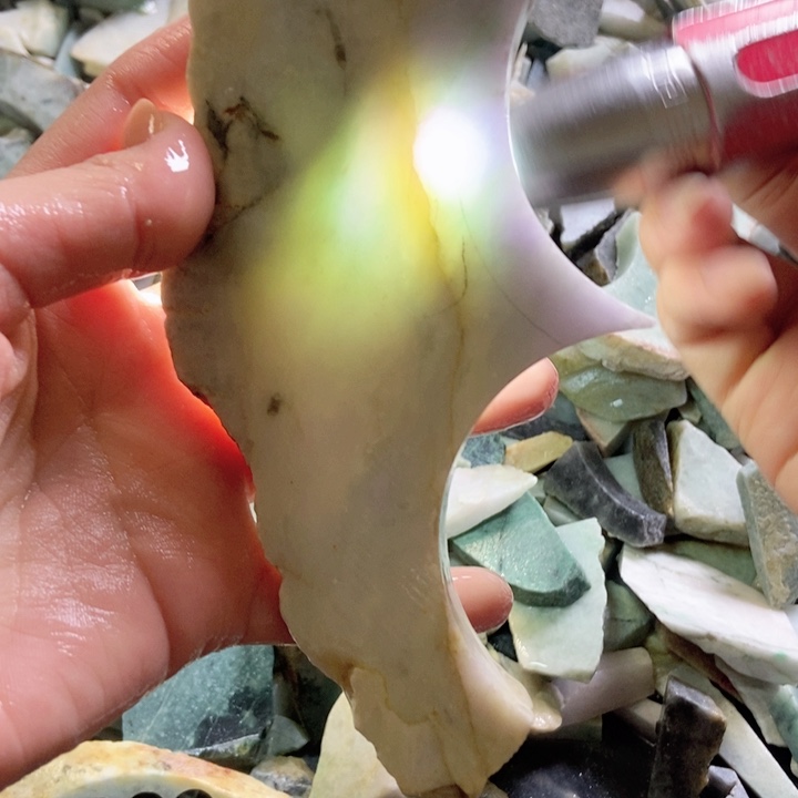 翡翠颈饰未镶嵌天然翡翠