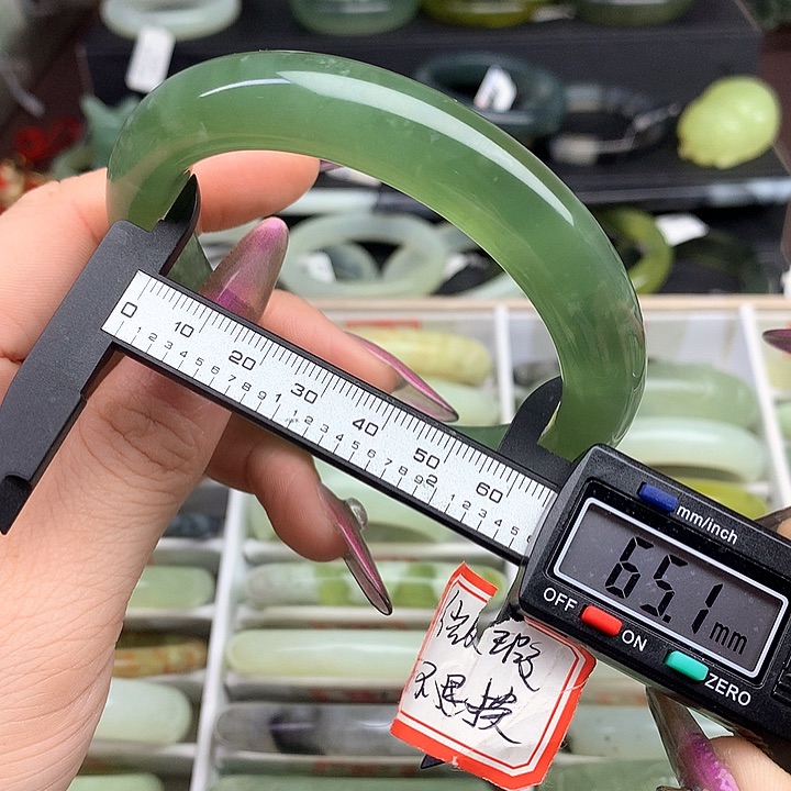 蛇纹石玉手镯未镶嵌553 