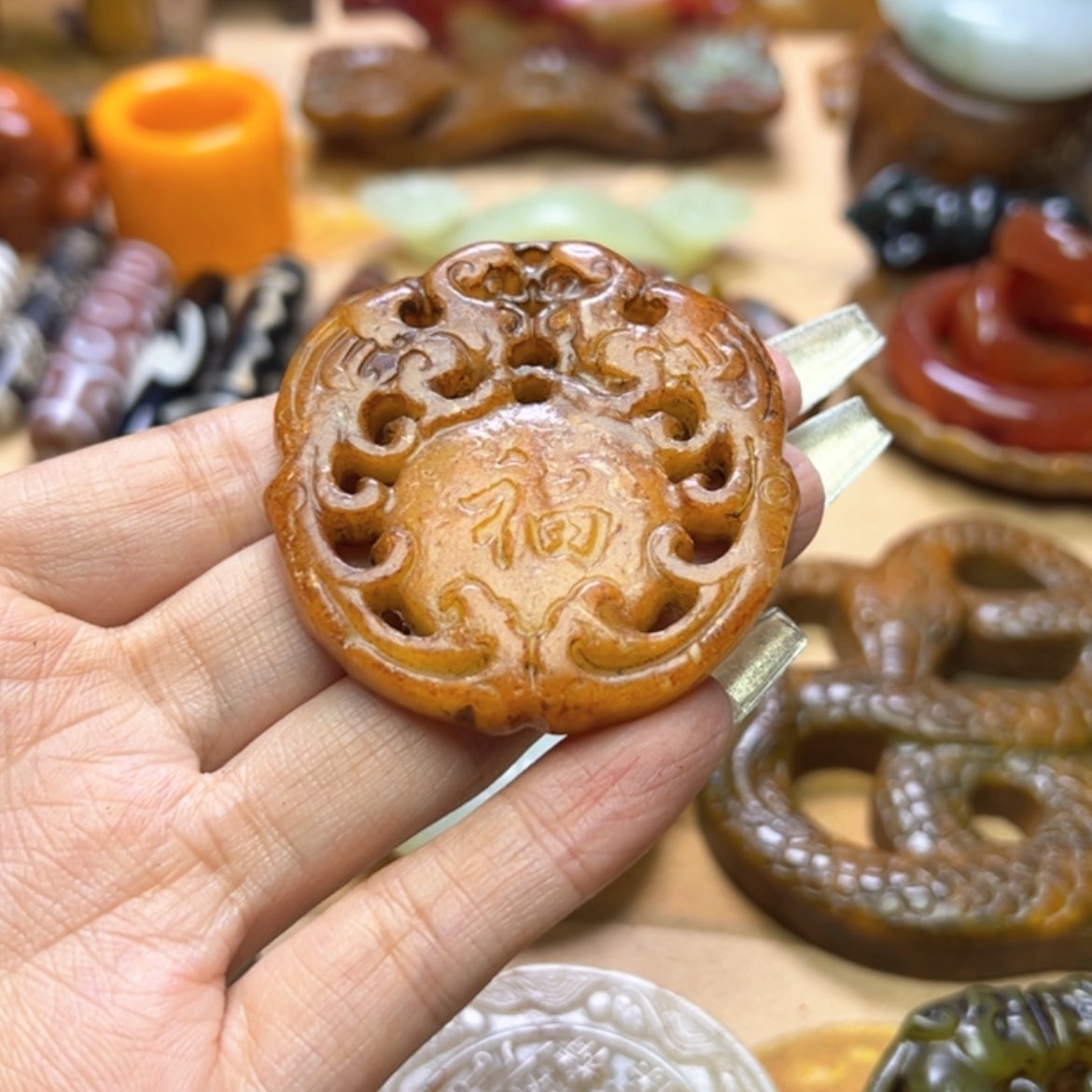 【闪购商品】蛇纹石玉颈饰未镶嵌