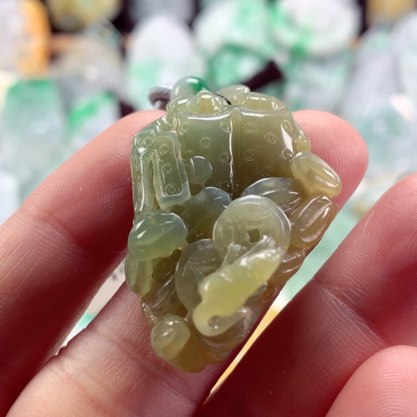 【闪购商品】翡翠吊坠(不含链)未镶嵌