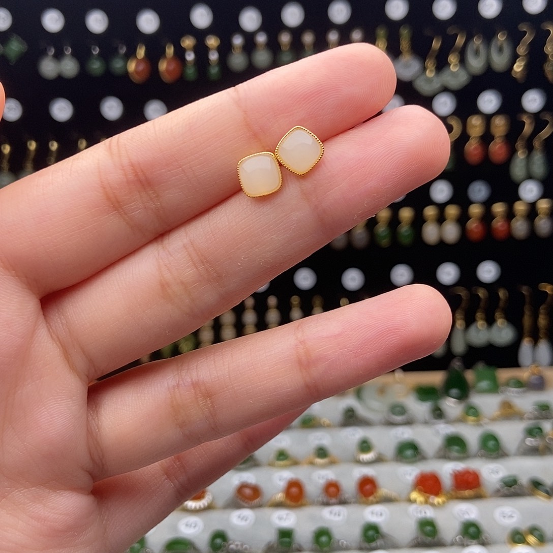 银S925镀金镶嵌和田玉耳饰