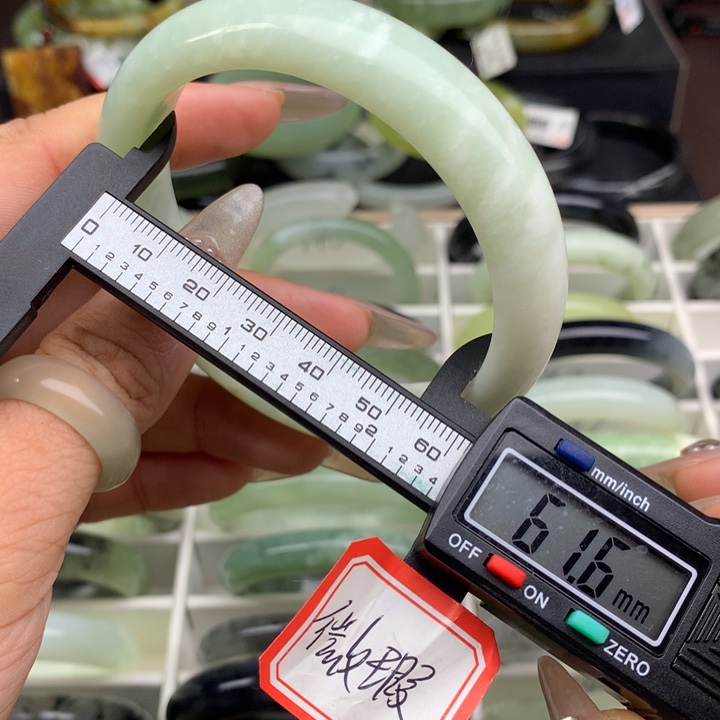 蛇纹石玉未镶嵌手镯759