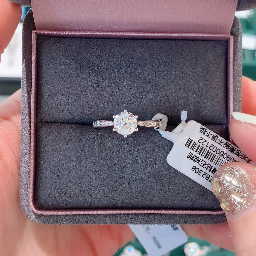 实验室培育钻石18K金镶嵌12