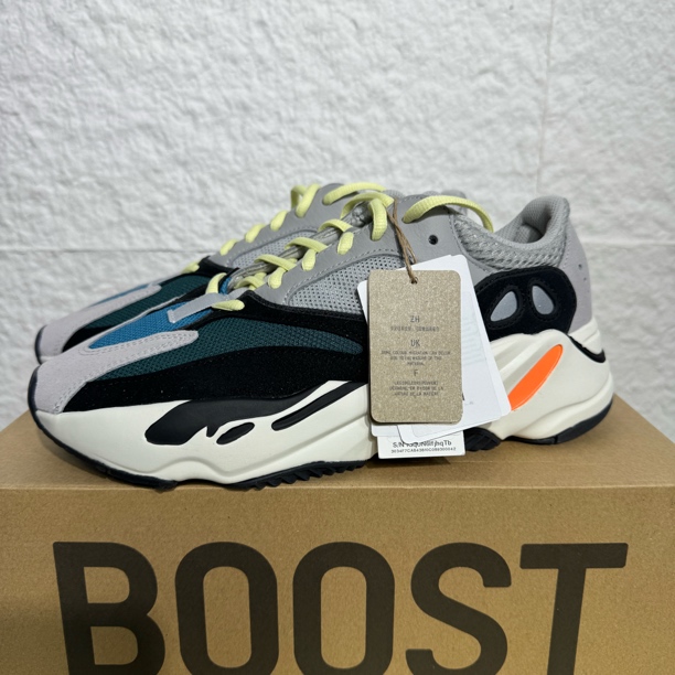 全新未使用 adidas/阿迪达斯 42.5码 椰子yeezy700初代 潮鞋 
