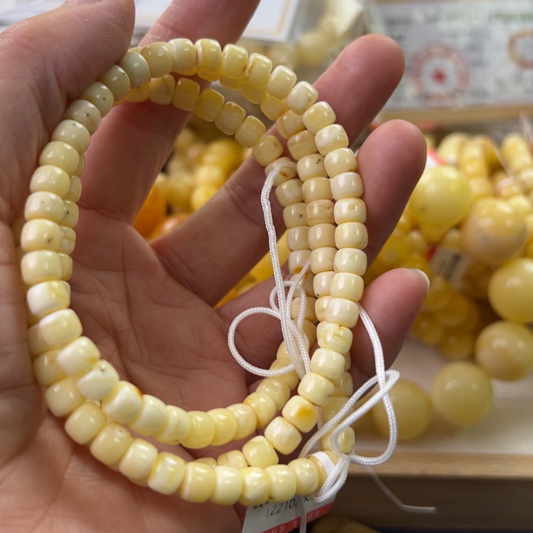 未镶嵌琥珀珠宝奇石