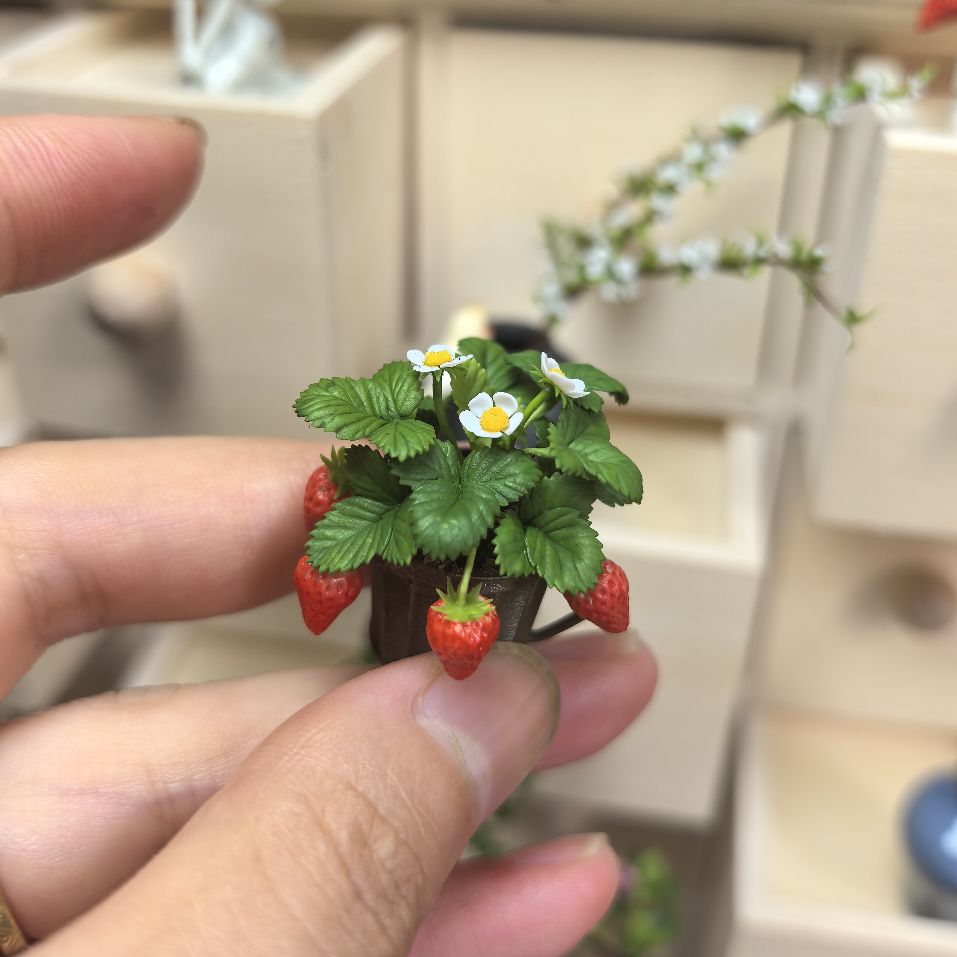 粘土微缩草莓盆栽