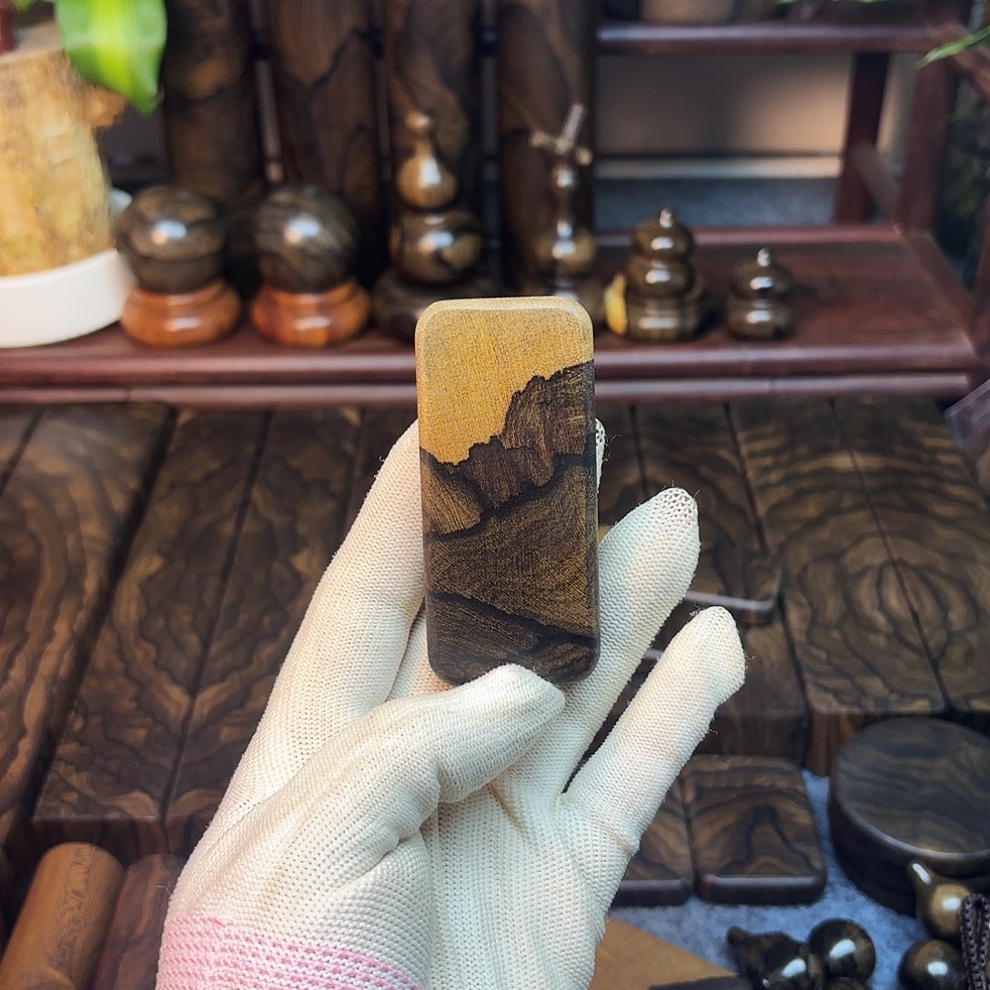 ****年破布木（黑柿木）木料一个
