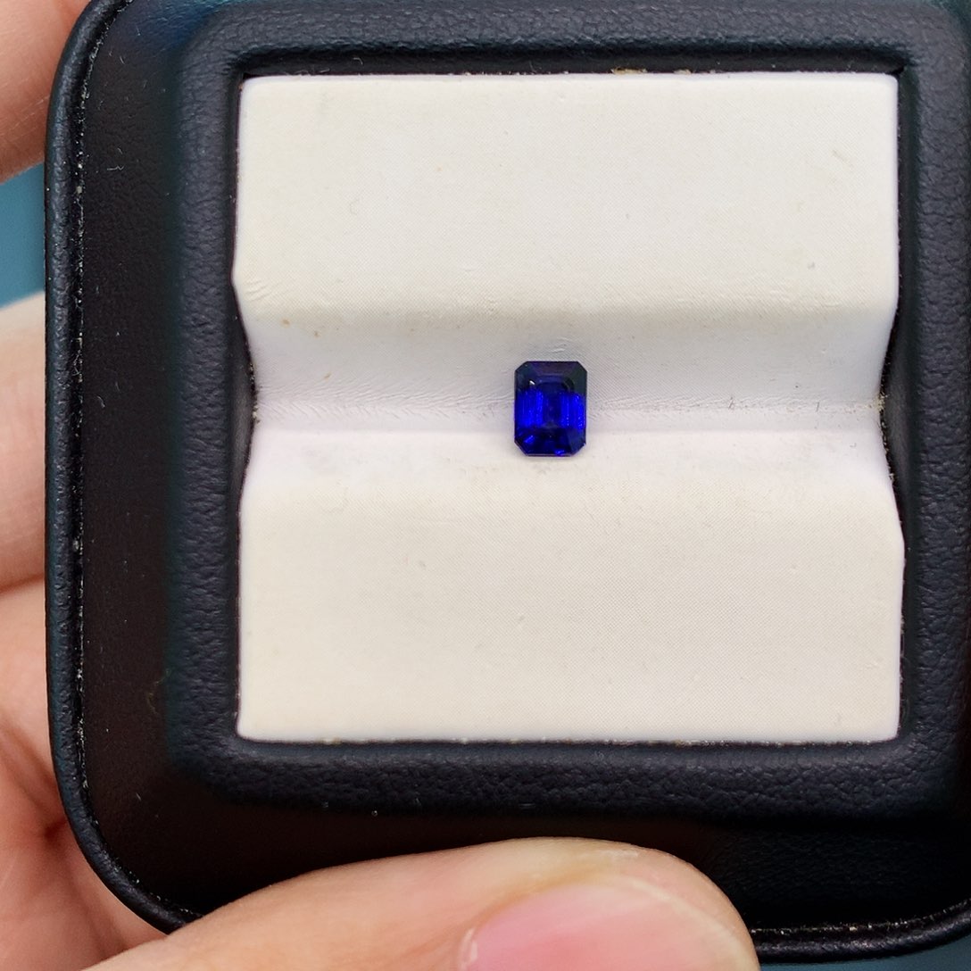 蓝宝石裸石未镶嵌58分皇家蓝