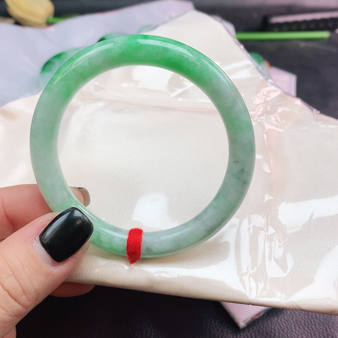 翡翠手镯（圆镯）未镶嵌882468