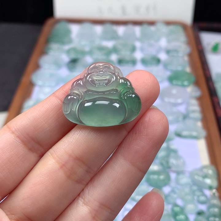 颈饰未镶嵌翡翠冰种晴底佛公