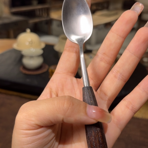 景德镇鱼和熊手工陶艺