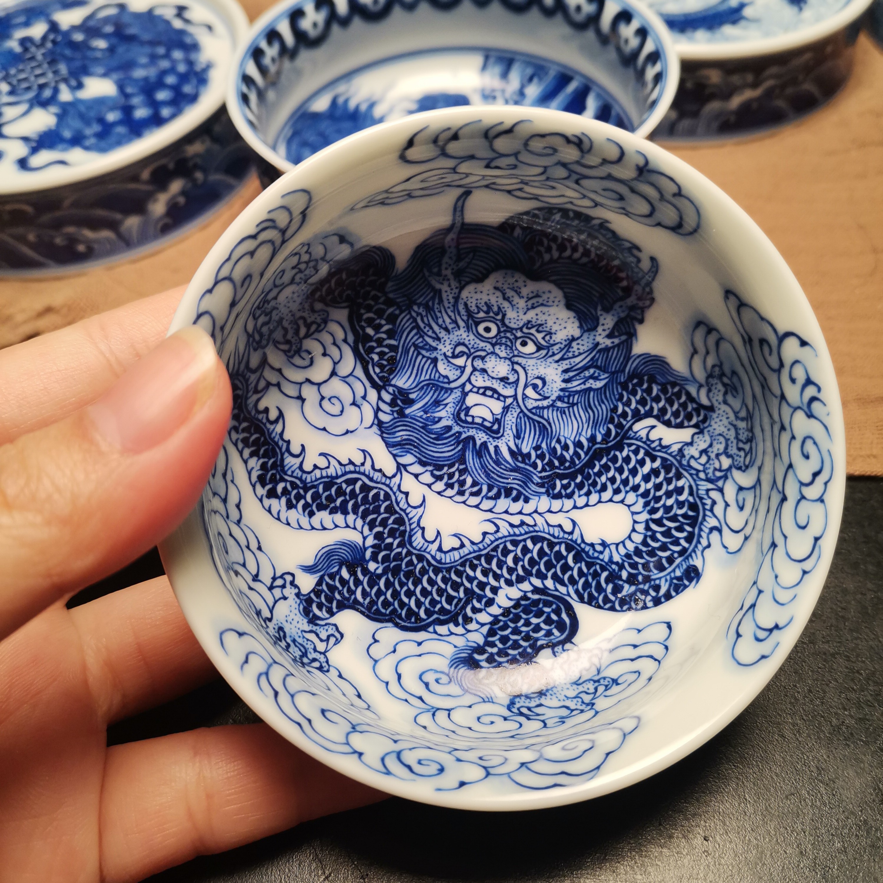 景德镇手绘正面龙矮炉式杯