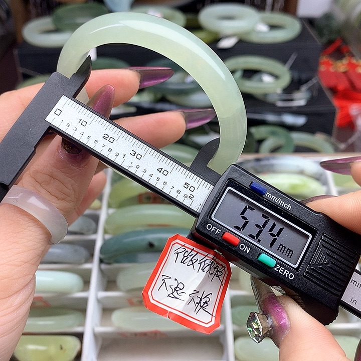 蛇纹石玉手镯未镶嵌494